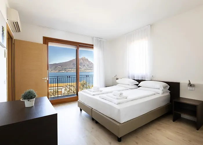 La Corte Danese Lejlighedshotel Torri Del Benaco